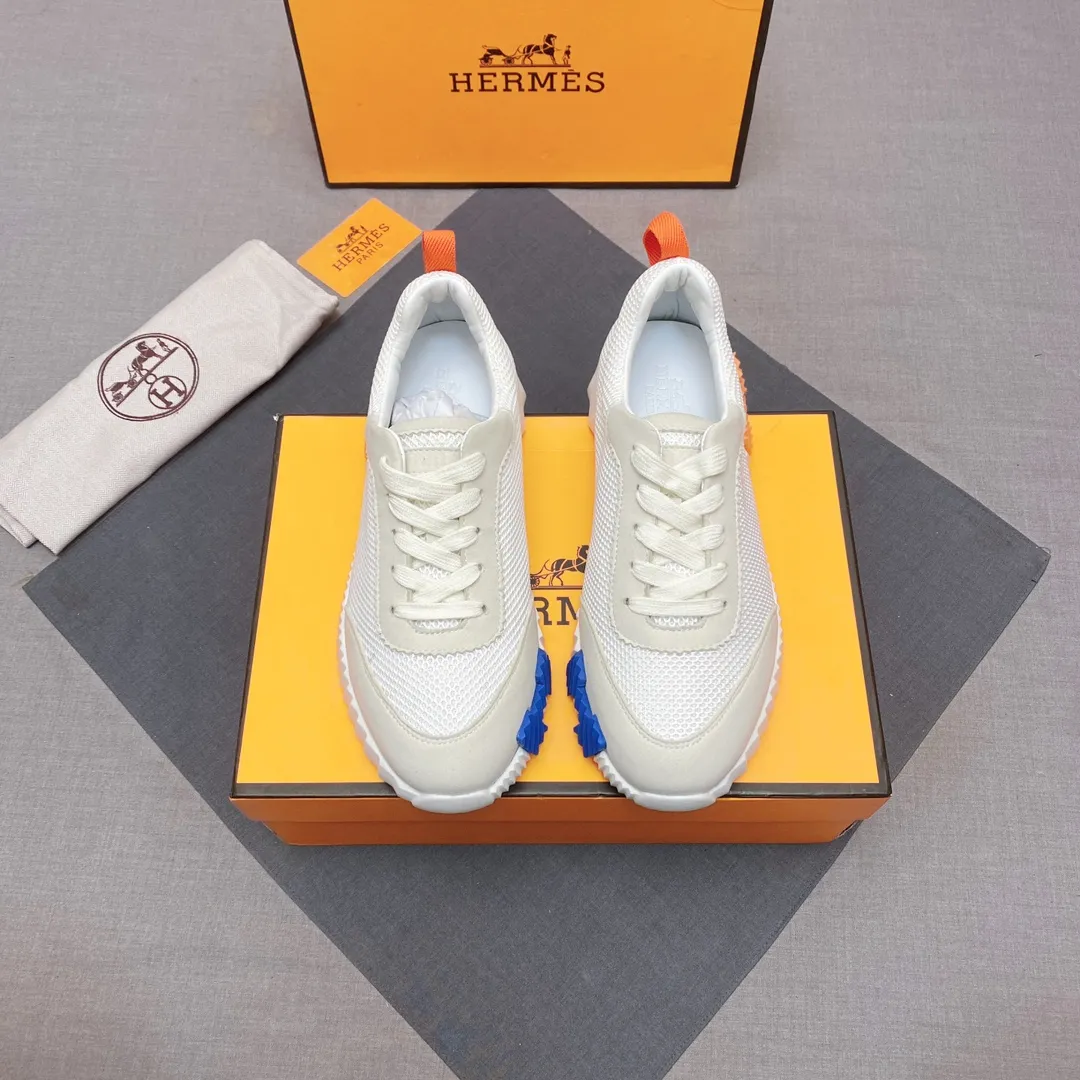 p400 Hermes Drift Sneaker flying knitted socks and sneakers. Original purchased and developed. H family men's classic series. Technical fly knitted fabrics are matched with cowhide. Socks and sneakers. Casual shoes. Sports dad shoes combine high-tech fly knitting and cowhide. H family exclusive button decoration on the side. The outsole is full of H italic design and bright colors to show vitality and continue the brand design inspiration. Stroll around the city lightly and feel free and comfortable. Exquisite packaging at the delivery counter 🛍📦 ▪️Fabric: Original custom fly weave + first-layer cowhide ▪️Inner lining: breathable lining ▪️Outsole: molded and evacuated PU+TPU material ▪️Sole thickness: 3.5CM ▪️Size: Men's 38-445 colors available No. 019